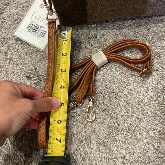 Jen&Co Riley Crossbody - Picture 12 of 15